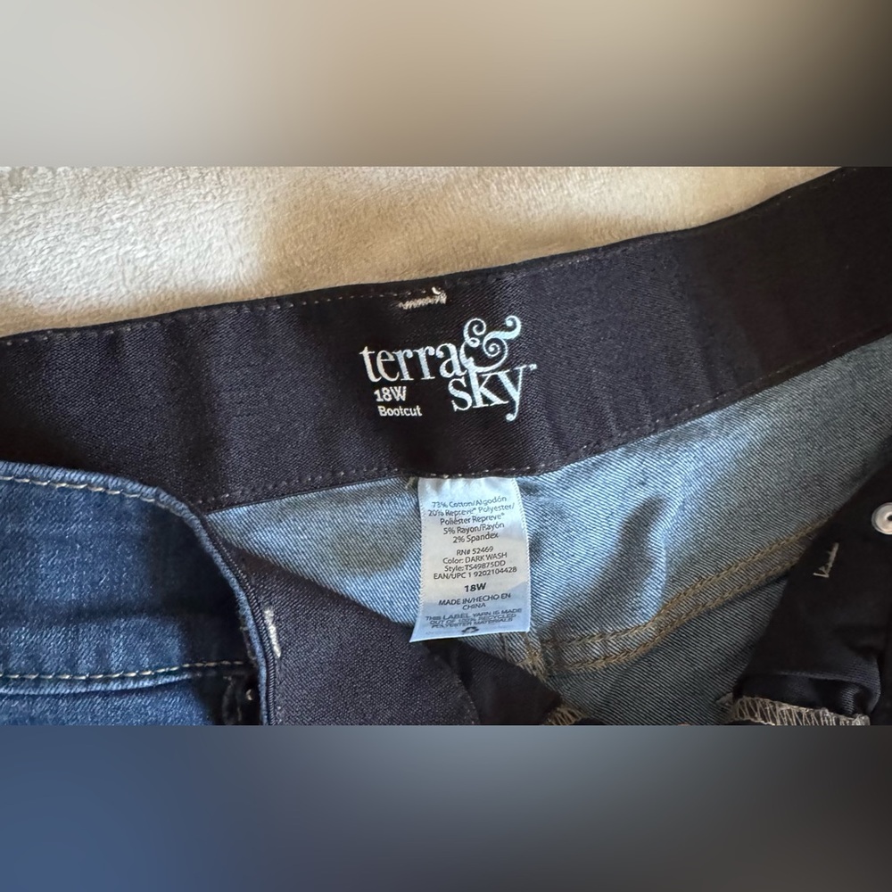 Women's Blue Jeans ( Bootcut Jeans) - Picture 6 of 12